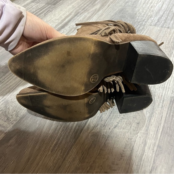 Mossimo Supply Co Brown/Grey Ankle Boots w/ Fringes; 7.5 women’s - Picture 7 of 8